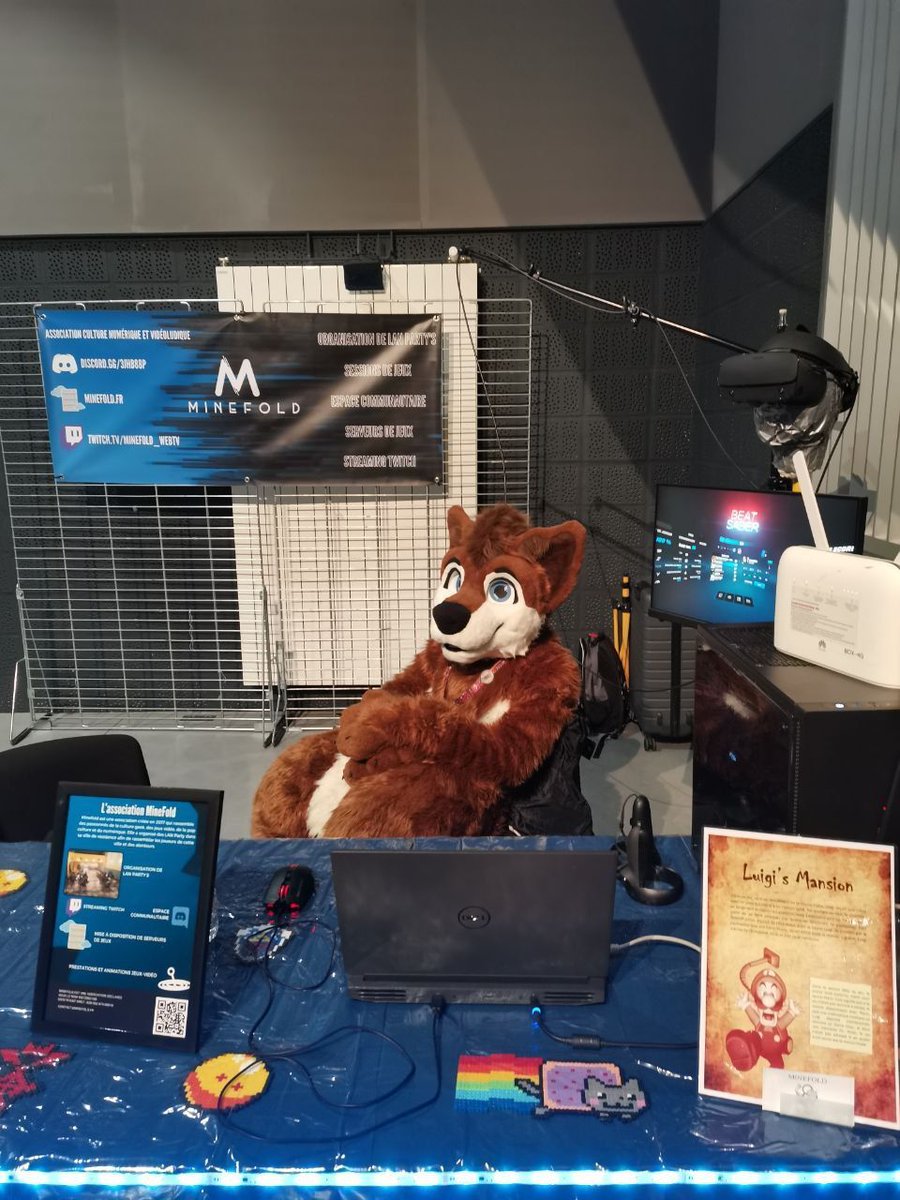 MinefoldCOM's tweet photo. Nous sommes présent au Salon du Geek de Pierrelatte organisé par Troll de Jeux https://t.co/iH68a4am5I