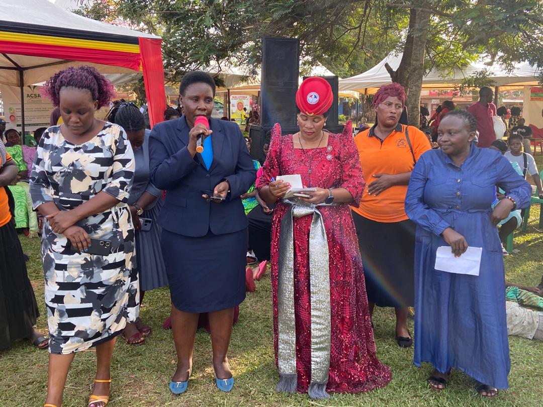 Mpigi District Local Government (@mpigidlg) on Twitter photo The DCDO and the SCDO were recognized for the services they are rendering to the District Women Council.The function was attended by several district staff who presented on the various programmes available at the District, highlighting how women can access them. <a href="/HajjatKibowa/">Hajjat Faridah Kibowa</a> The DCDO and the SCDO were recognized for the services they are rendering to the District Women Council.The function was attended by several district staff who presented on the various programmes available at the District, highlighting how women can access them. <a href="/HajjatKibowa/">Hajjat Faridah Kibowa</a>