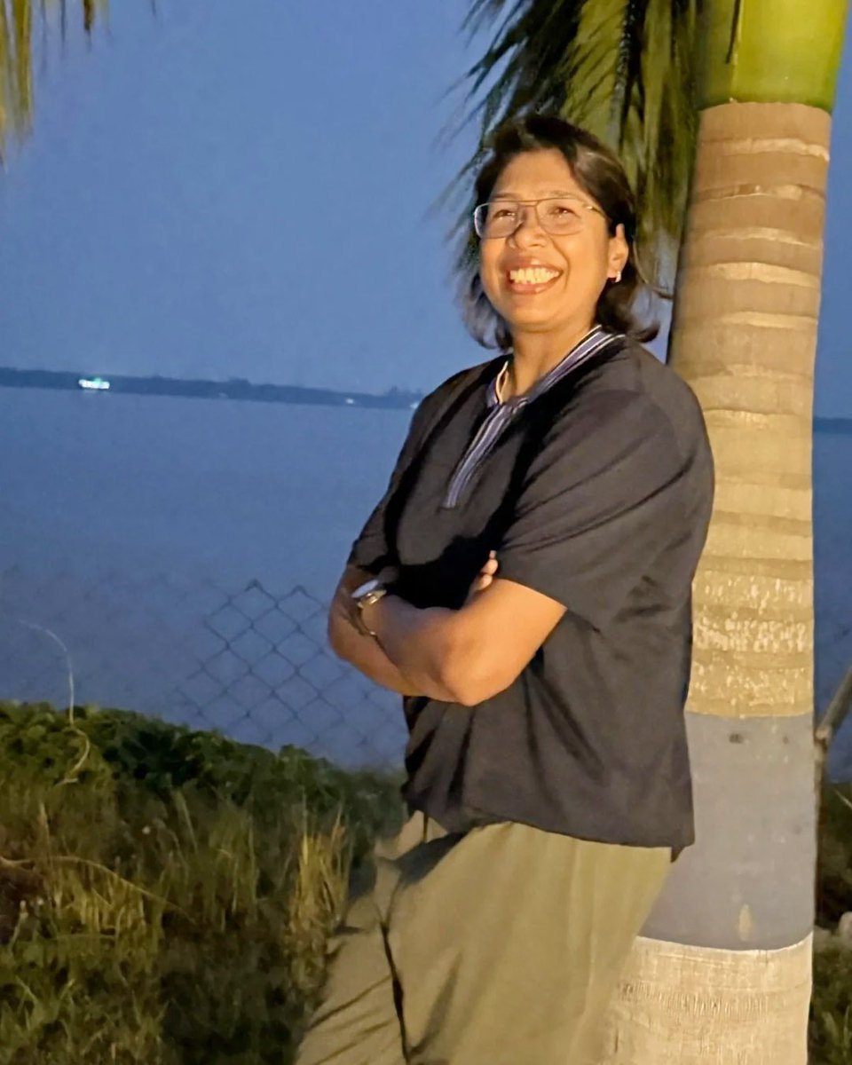 JhulanG10's tweet image. Sometimes all you need is a slow evening, a quiet breeze and a calm that finally makes sense 🤍✨

#RelaxedEvening #ChillVibes #RelaxMode #GoodTime