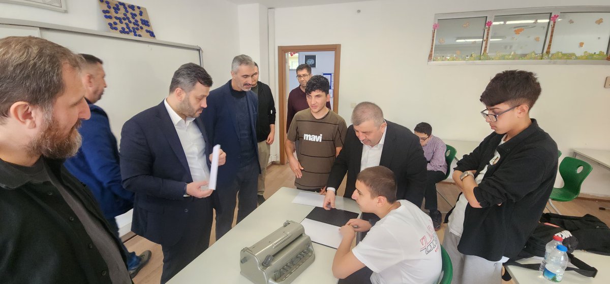 Kani Karaca Görme Engelliler Anadolu İmam Hatip Lisesi öğrencilerimizi ziyaret ettik.

Azimli, sabırlı, inançlı ve tertemiz yürekli kardeşlerimizle bir araya gelmek bizler için büyük bir mutluluk oldu.

Rabbim yollarını açık, başarılarını daim eylesin.

📍Ankara