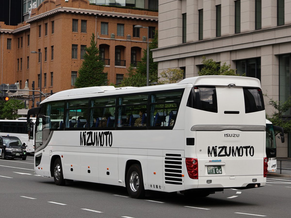 水元観光バスのガーラHD(葛飾200か106) MIZUMOTOのロゴが入ったのは