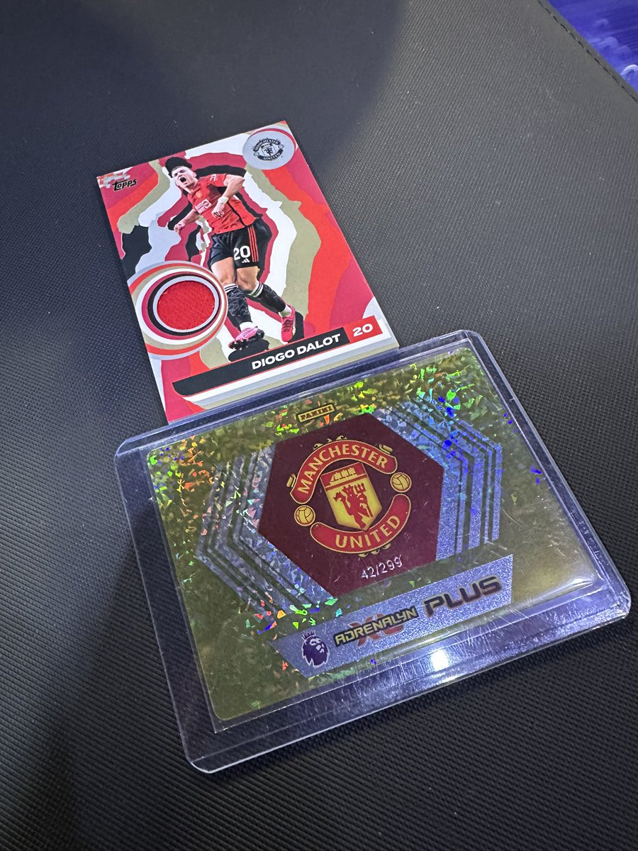I’ve had a sick day at the Yorkshire Card Show. 

Started to collect United cards recently among other teams. 

If you’re into collecting football cards, be sure to follow: youtube.com/@scottybladeco…

He’s sorted me with some cool bits! 

#yorkshirecardshow