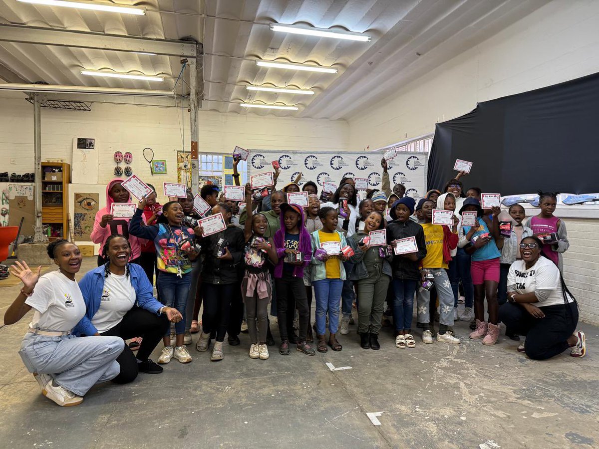 Started the weekend on the right note with another <a href="/Qrate_SA/">Qrate 🩸</a> workshop spreading Period Positivity for 50 girls. 🩸 🇿🇦 ✨