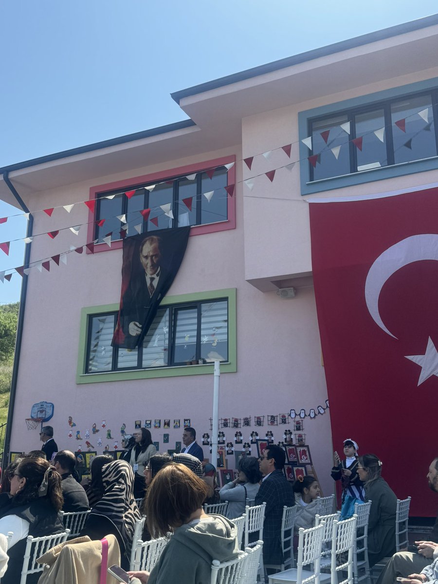 Özel Yeni atlas ilkokulunun açılışına katıldık. Vatana millete hayırlı öğrenciler yetiştirmeleri dileğiyle. Hayırlı olsun 🙏🇹🇷