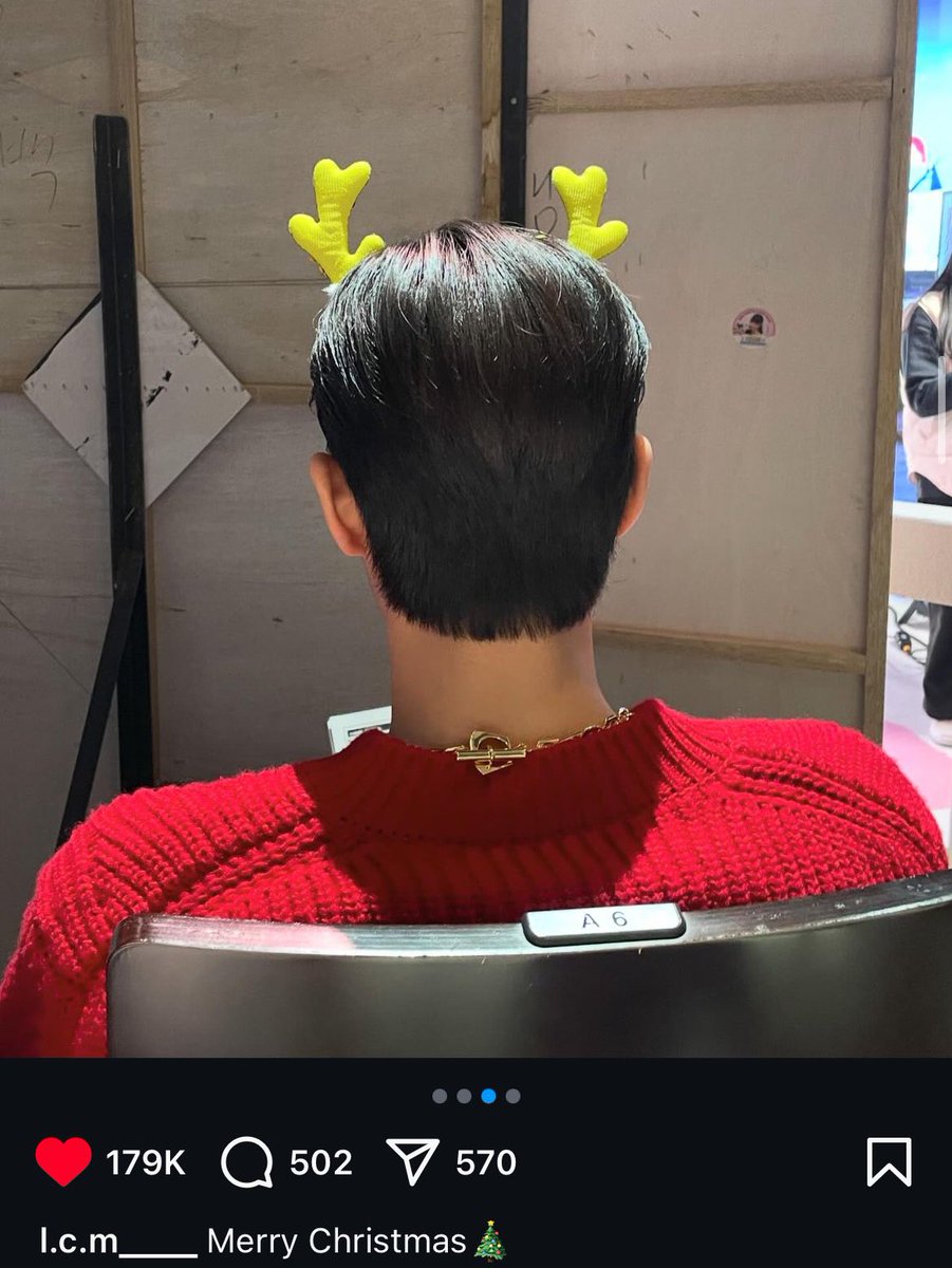 msgzuha's tweet photo. mind you those stickers are made by music bank to celebrate her comeback, it’s not their first time doing it 🥴 https://t.co/nMtOX1r3f8