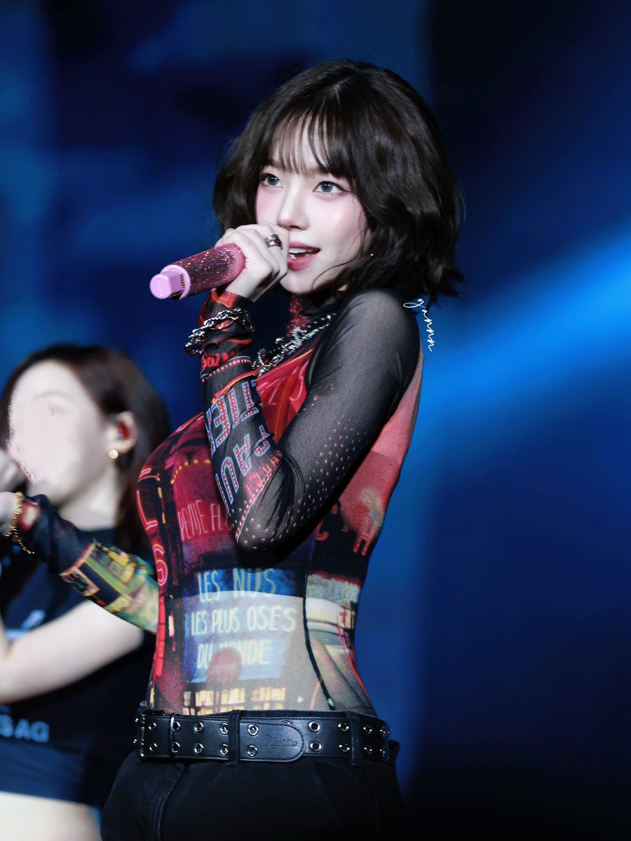 hourlykrn's tweet image. Karina with                         Karina with
long hair                               short hair