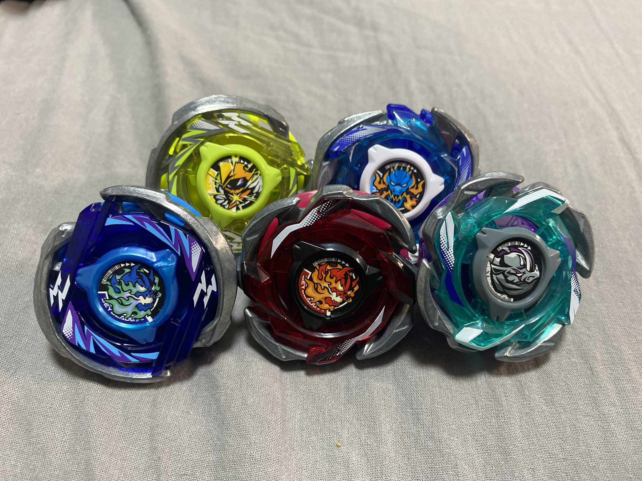 品薄】ベイブレードX ヘルズリーパー ライノリーパーレアベイ2個