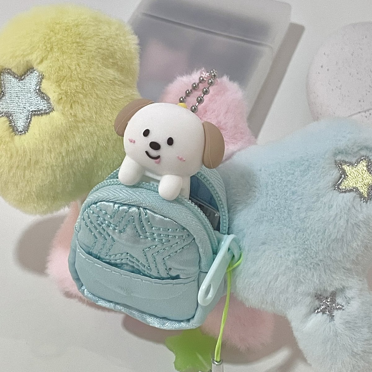 philotoku's tweet photo. who's in popchu's bag ..? ⭐️🐶 https://t.co/CW3fBnTsJ3