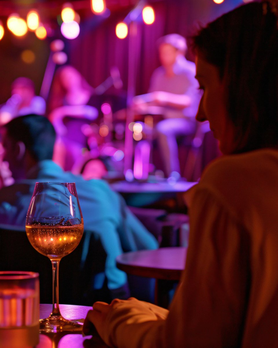 TheJazzKitchen's tweet photo. 🎷Everything's better when shared, so why not share TheJazzKitchen Experience with the ones you love? Great music, drinks, and flavorful food all in one place!
#IndyJazz #TheJazzKitchen #LiveMusic https://t.co/hQB3gK8mDO