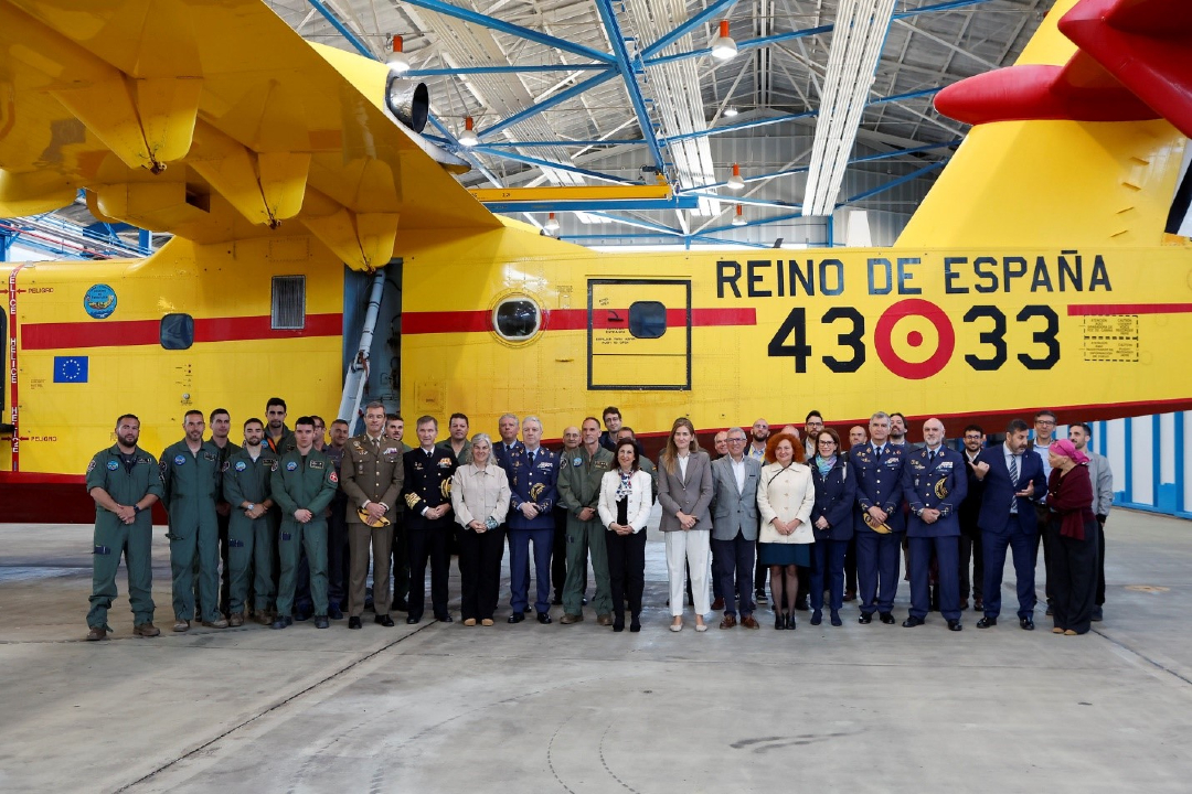 EjercitoAire's tweet photo. El 43 Grupo calienta motores para la Campaña de Lucha contra Incendios Forestales. 💪

Esta campaña comenzará oficialmente el 1 de junio con el despliegue inicial de los aviones del 43 Grupo:

💥3 en la Base Aérea de Torrejón
💥1 en la B.A de Albacete
💥1 en la B.A de Pollensa https://t.co/71VVwqdDNb
