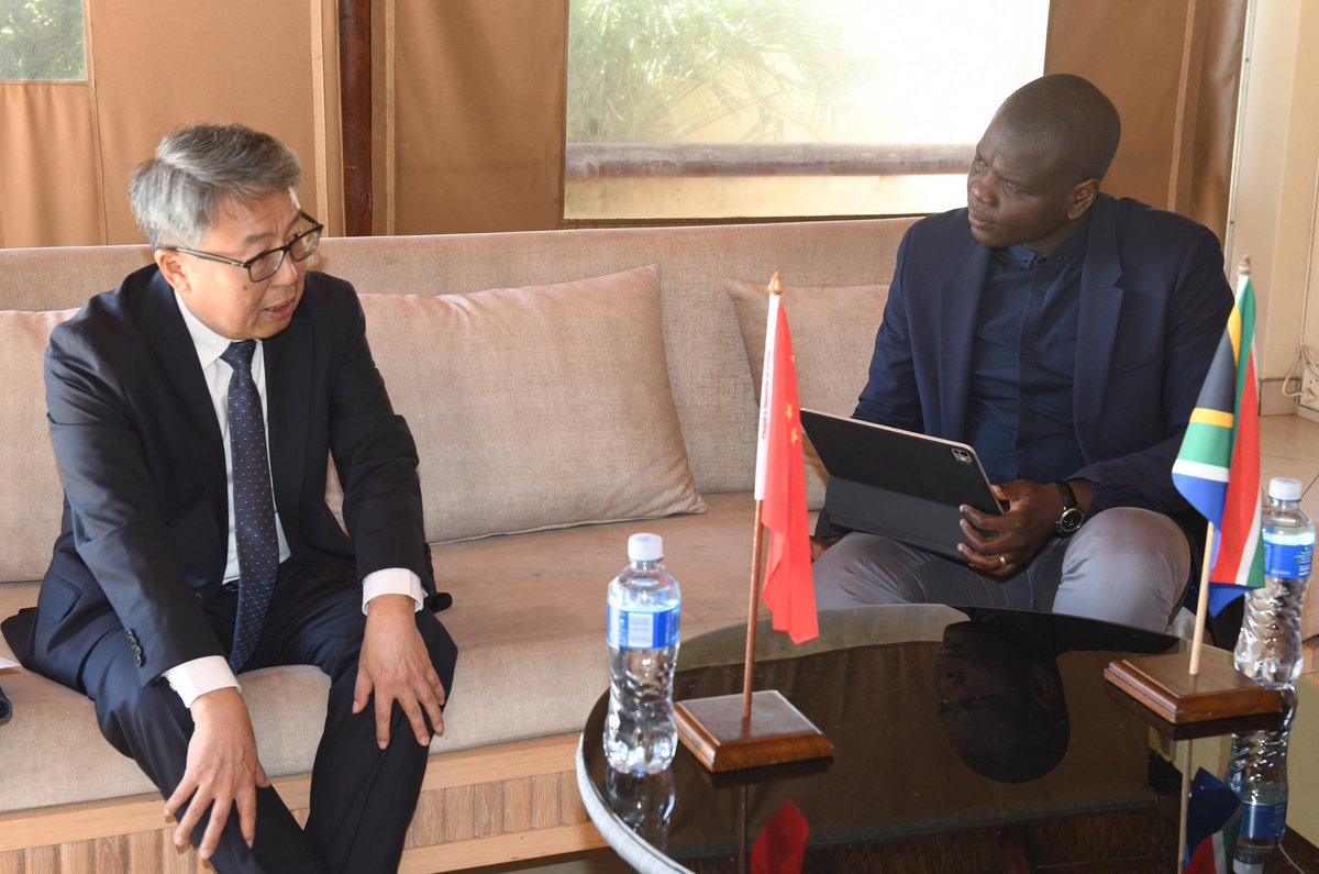 DIRCO_ZA's tweet photo. #SAChinaRelations🇿🇦🇨🇳 | Minister Ronald Lamola receiving a courtesy call from the Ambassador of China based in Pretoria, Mr Wu Peng.
South Africa-China relations are strong, spanning many decades and they continue to grow. Both countries are members of the #BRICS formation. https://t.co/oAGLiMg068