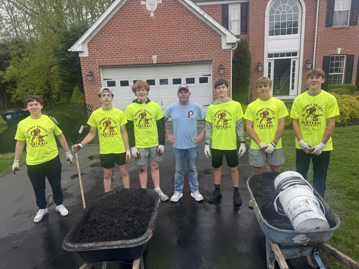 Here we go! The 2025 GV Football Mulching Event of the GV Community! Thank you to KMC Property Maintenance for all of our equipment!!