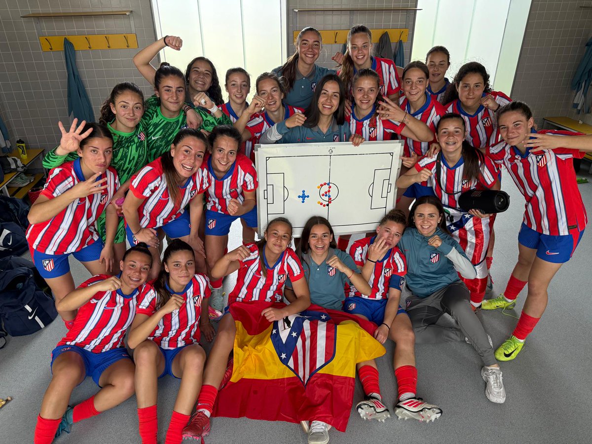 El 𝐝𝐞𝐫𝐛𝐢 𝐞𝐬 𝐫𝐨𝐣𝐢𝐛𝐥𝐚𝐧𝐜𝐨 ❤️🤍

¡Espectacular lo vuestro, Juvenil A! 😍😍😍