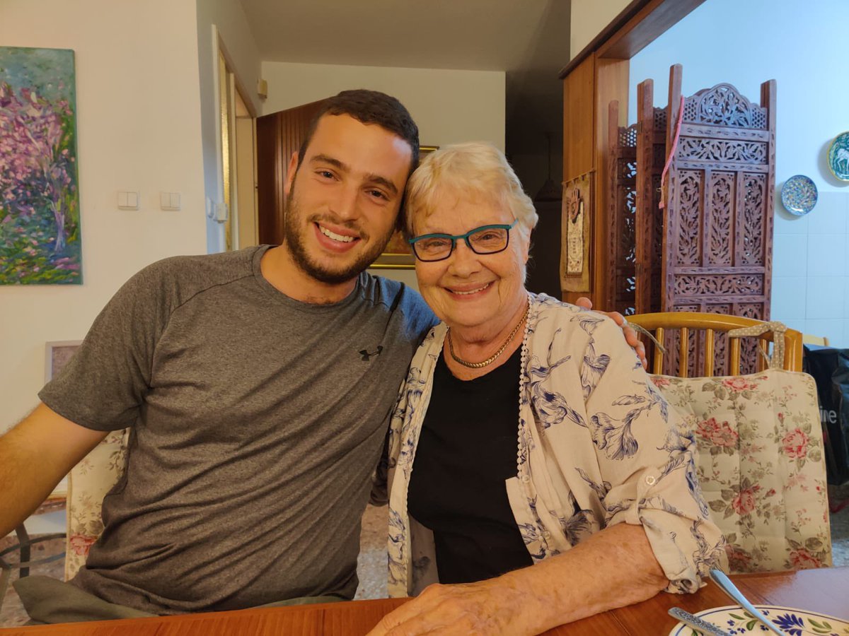 בבית החולים הלל יפה בחדרה נפטרה בצהרים (שבת) חדוה צוק ז״ל, סבתו בת ה-83 של רס״ן רועי צ׳אפל ז״ל, שהתמוטטה אמש מאירוע מוחי שעה קלה לאחר שידורי מהדורות החדשות אודות תחקיר ניר יצחק ובו פרטים אודות נכדה האהוב. בתה אורית, אמו של רס״ן צ׳אפל, אומרת שהמוות יכול היה להמנע לו צה״ל היה משתף