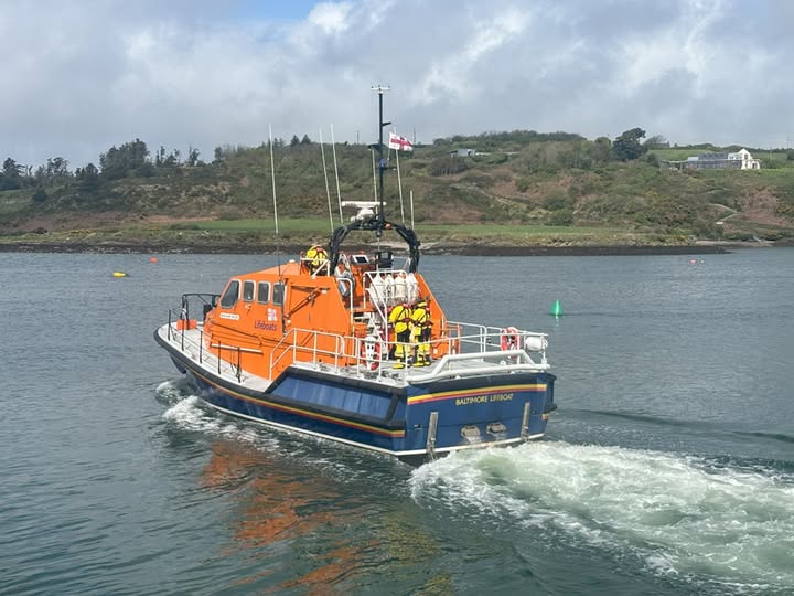 Baltimore RNLI launched to search for missing fishing vessel rnli.org/news-and-media…