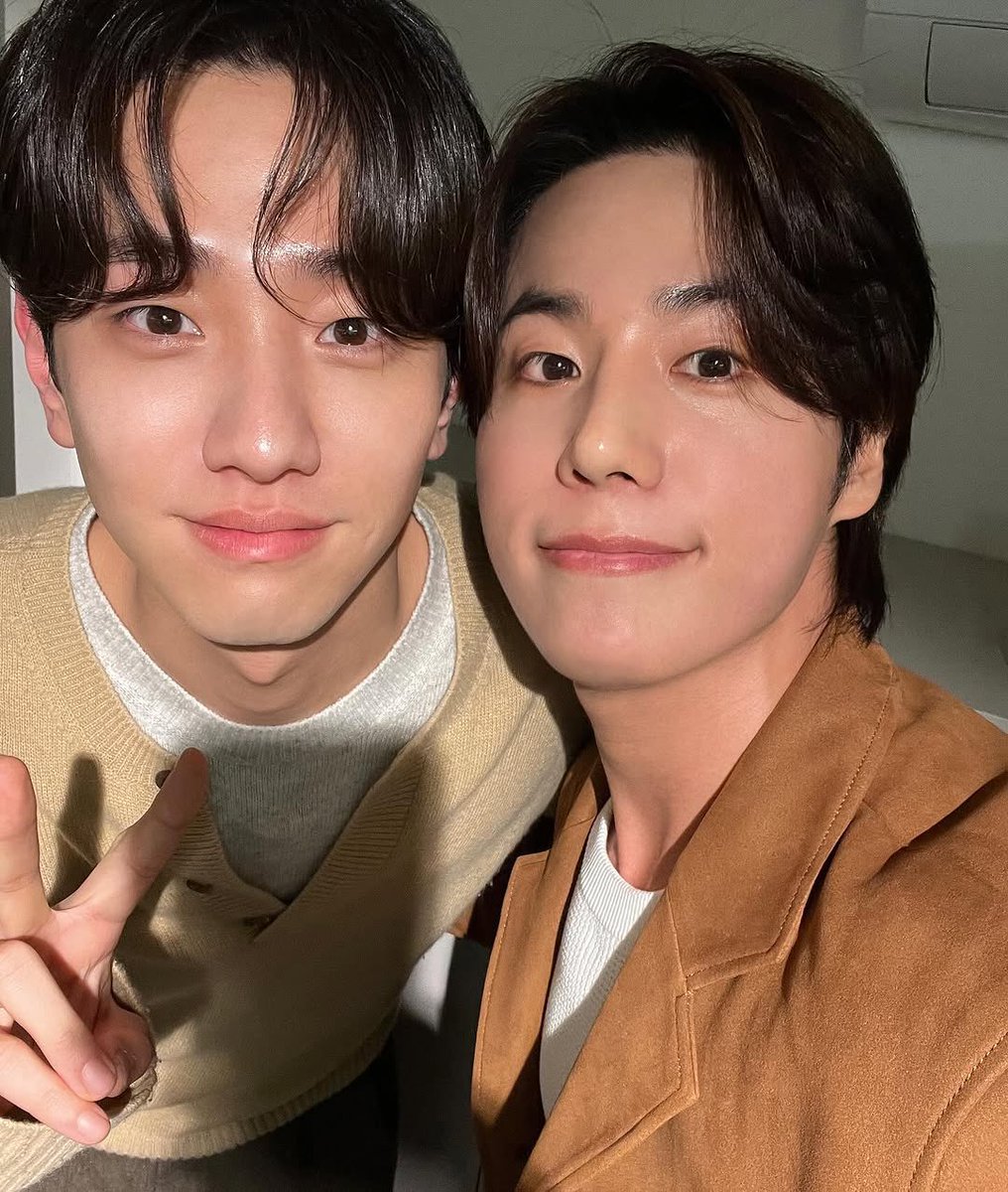 영 tweet media