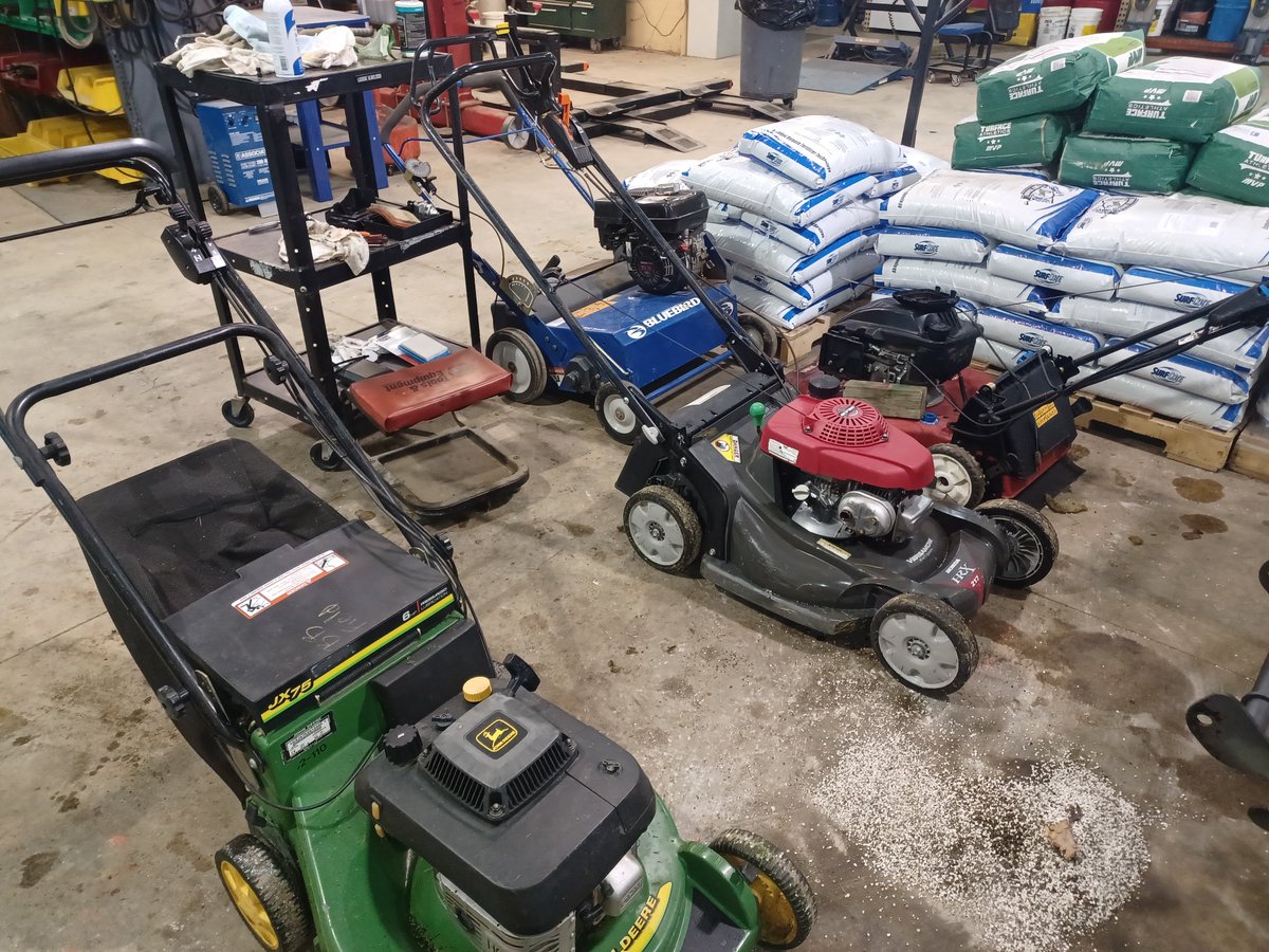 Thad Russell (@thadrussellturf) on Twitter photo Shop full of pushmowers for repair and turf product to apply...<a href="/TurfSpartanLord/">Stephen Lord, CSFM</a> Lotsa work like to have it. Shop full of pushmowers for repair and turf product to apply...<a href="/TurfSpartanLord/">Stephen Lord, CSFM</a> Lotsa work like to have it.