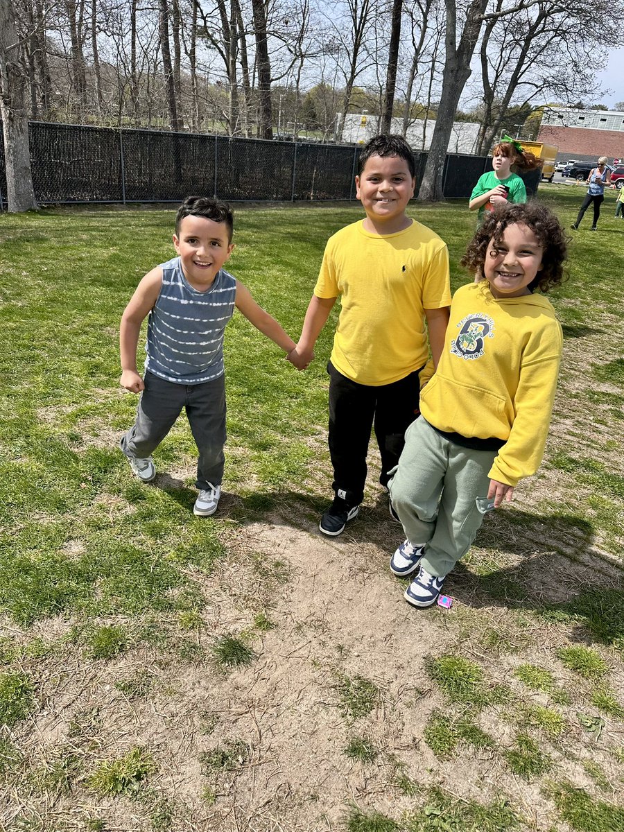 Yesterday was a beautiful day for the Fun Run!☀️🏃🏼‍♀️<a href="/HamptonBaysES/">Hampton Bays ES</a> #WeAreHB #HBStrong