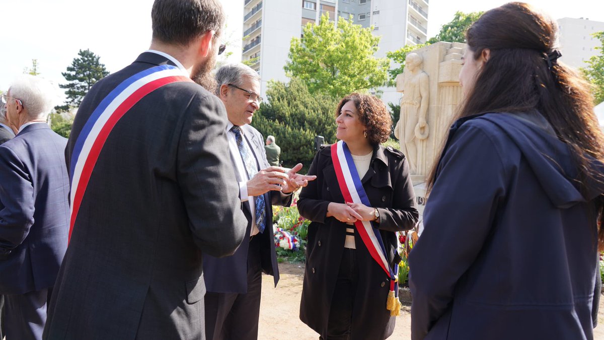 Nadege Azzaz (@azzaznadege) on Twitter photo Commémoration ce matin des victimes du #GenocideArmenien avec <a href="/CroixBleueAsso/">Croix Bleue</a>. Honorée d’avoir inscrit cette commémoration au calendrier officiel de #Châtillon, assumer l’Histoire, dans ses méandres les plus troubles, sera toujours vouloir bâtir un avenir de paix et de progrès. Commémoration ce matin des victimes du #GenocideArmenien avec <a href="/CroixBleueAsso/">Croix Bleue</a>. Honorée d’avoir inscrit cette commémoration au calendrier officiel de #Châtillon, assumer l’Histoire, dans ses méandres les plus troubles, sera toujours vouloir bâtir un avenir de paix et de progrès.