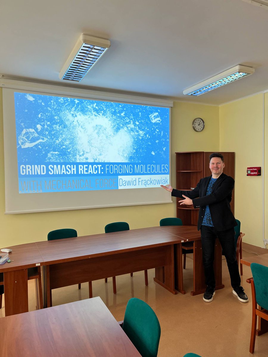 fhratzlab's tweet photo. 🧑🏻‍🔬 🤩 On April 23, @drFhratz visited the Faculty of Chemistry at the @unilodz, where he gave a lecture for PhD students from the Doctoral School of Exact and Natural Sciences. https://t.co/XZziJje1ij