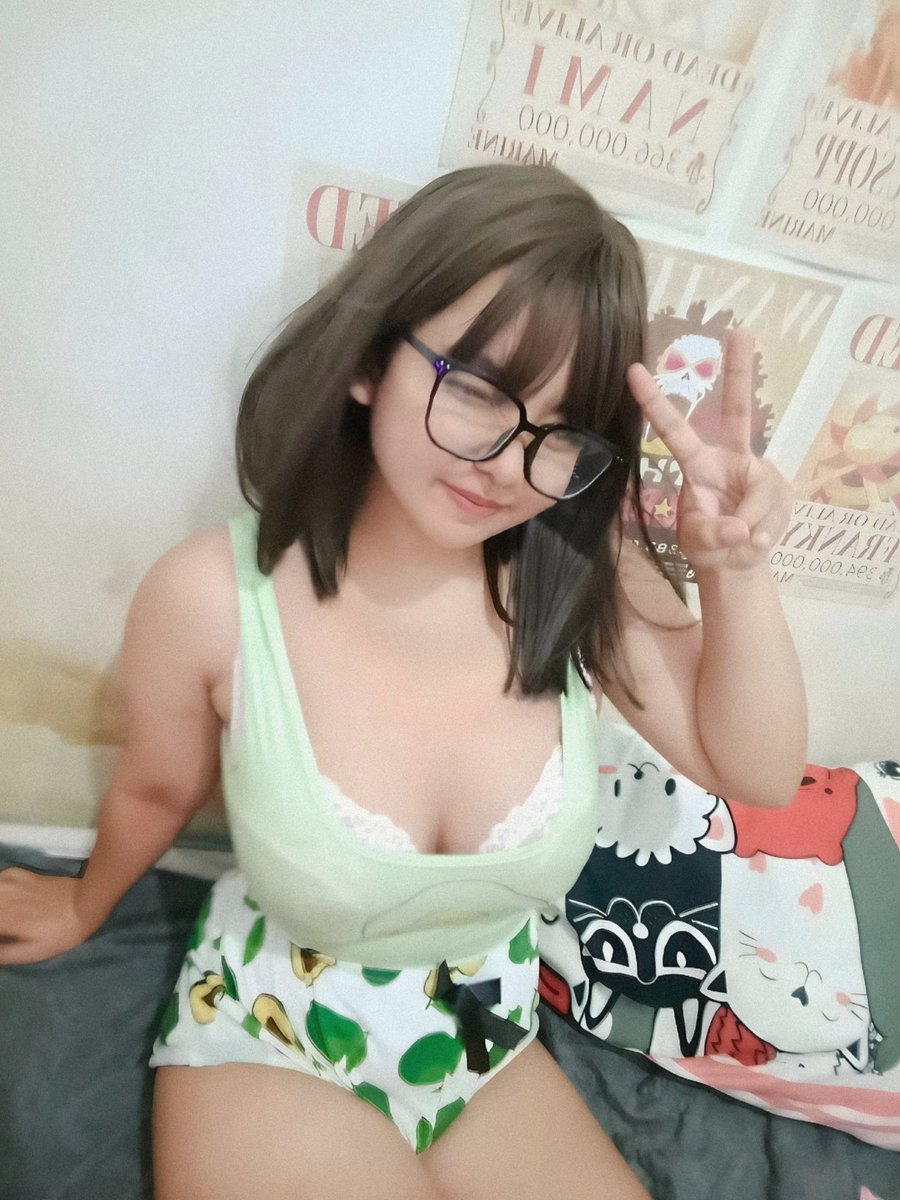 queenchipot18's tweet photo. Caution: I bite 🚫👄 https://t.co/KAwefJt9I3