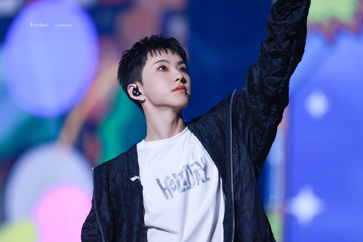 soonnstar's tweet photo. hoshi being quieter than usual just hits different... not like it's a bad thing but it feels like he's really capturing every moment bfr enlistment nd now im sobbing https://t.co/x16wFymCOo