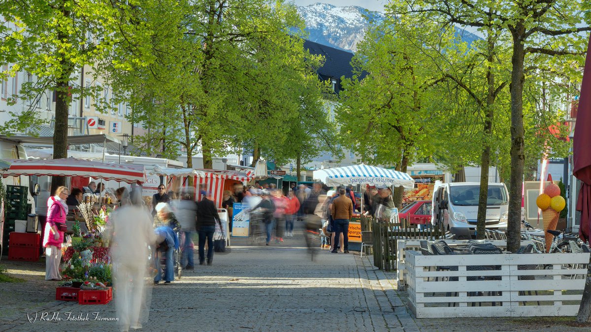 RosaFuermann's tweet photo. Wochenmarkt in Freilassing …
Mittwoch und Samstag …
Jeweils von 7 bis 13 Uhr
Einkaufen und genießen im Flair der Fußgängerzone - Hauptstraße …
aus dem Rupertiwinkel
https://t.co/psXbjflj8S

#Freilassing #Wochenmarkt #Fußgängerzone #BerchtesgadenerLand #Rupertiwinkel #Bayern https://t.co/NlG7plE8S4