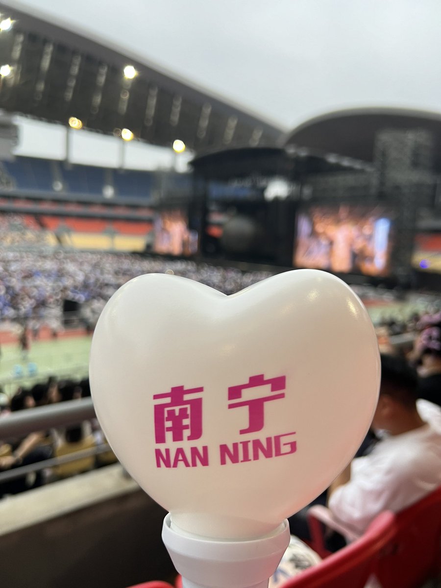 功名半纸 tweet media