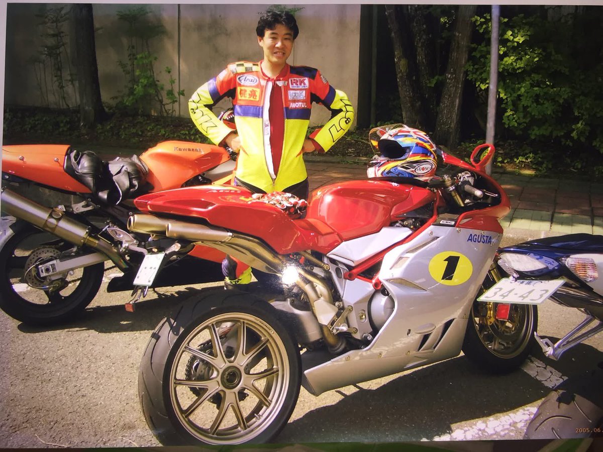 hideki471's tweet photo. 今日でMV AGUSTA F 4 1000AGOが私のところに🇮🇹から来てくれて20年!
楽しい思い出しかない、そしてこれからもずっと乗る!
#MVAGUSTA
#F4AGO
#タンブリーニ祭り
#筑波サーキット
#奥多摩周遊道路 https://t.co/80Tl9oI6sh