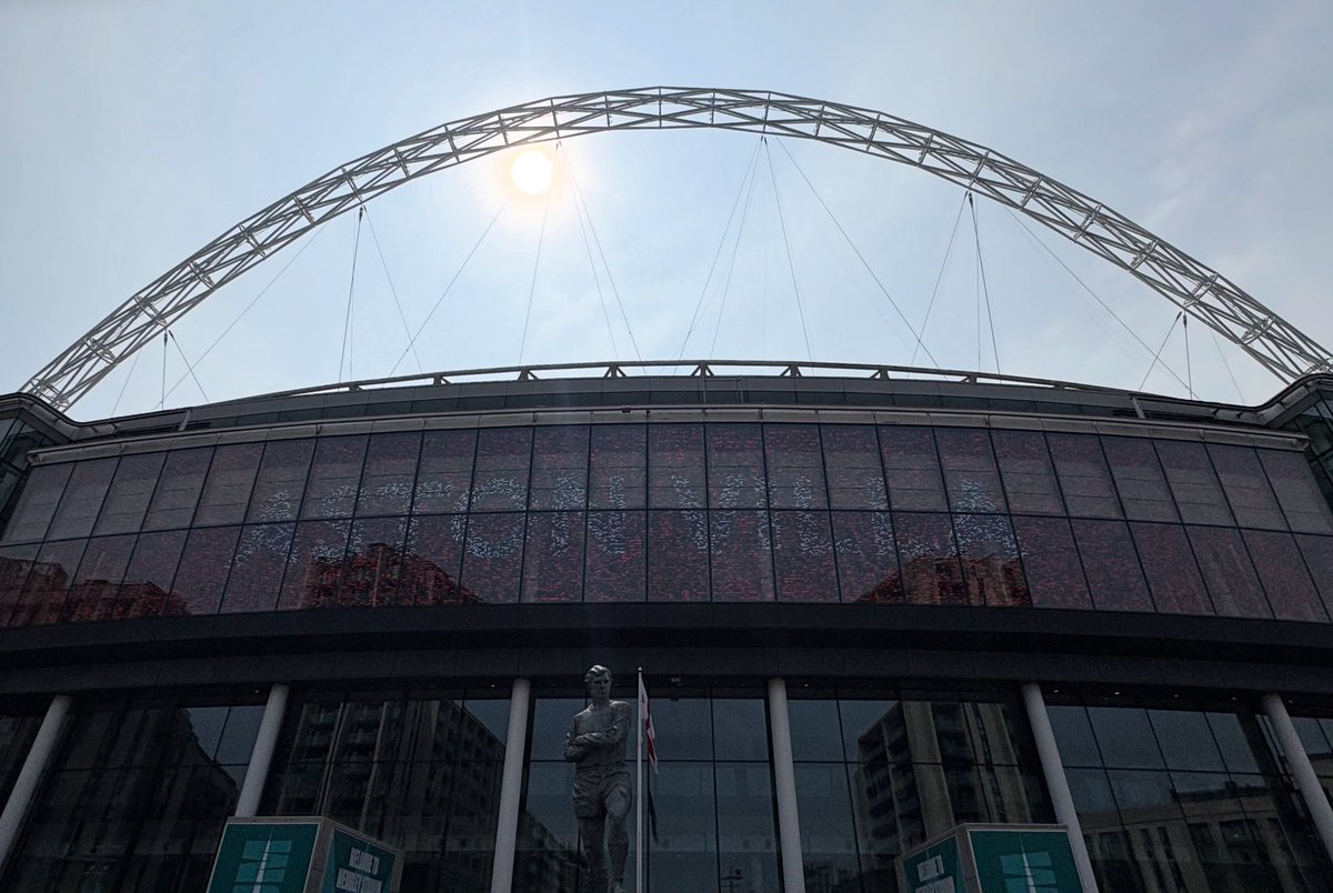 PIrelandIIAPS's tweet photo. Pre-semi final. 10 years ago we played well in the semi so hoping for a similar result for #AVFC #FACup #SemiFinal https://t.co/bTI6KfFBxn
