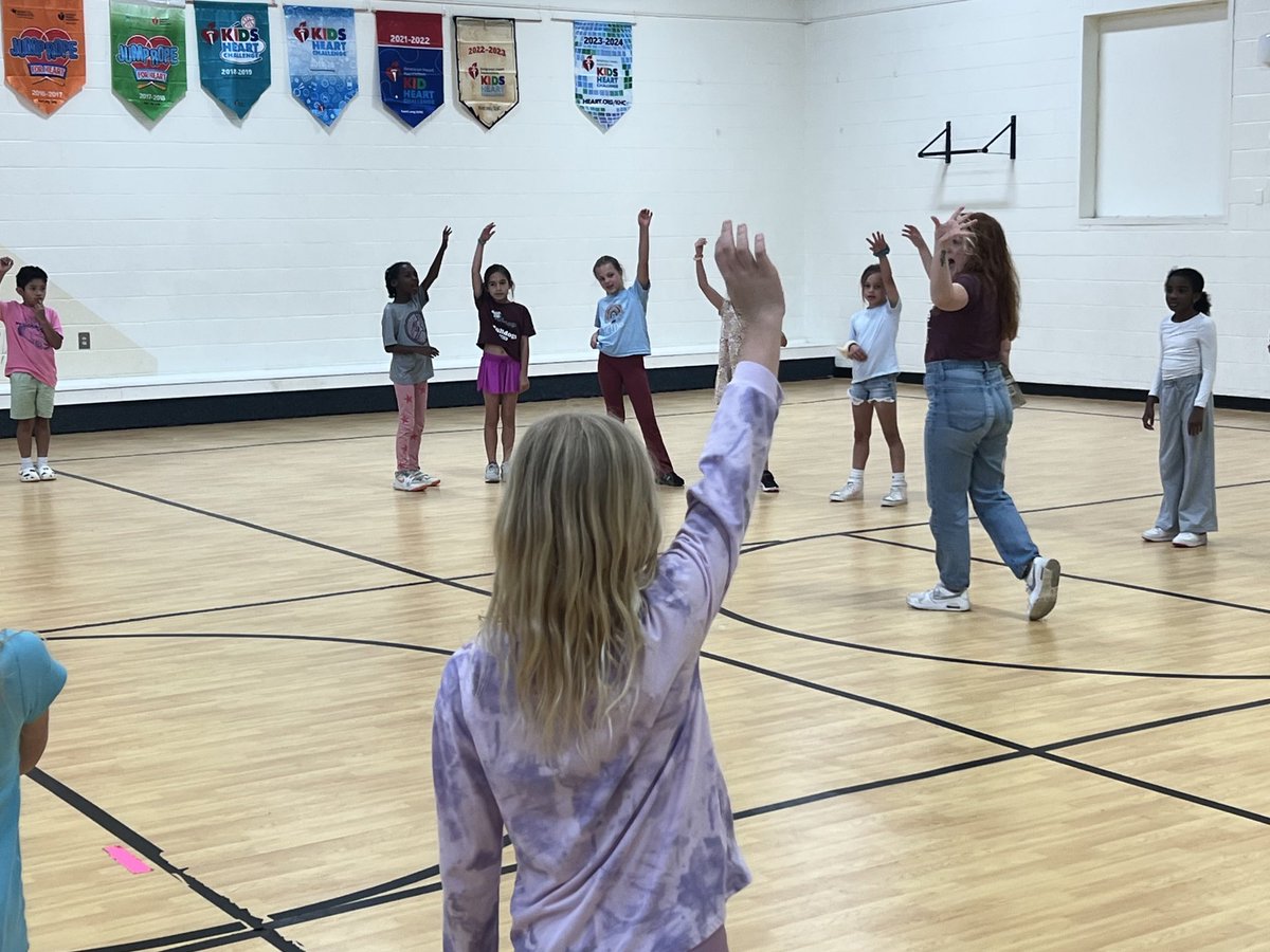 A special thank you to Hannah Chatham from the Alliance Theatre for inspiring our students at the Hometown Heroes event! She taught them what it means to be an actor — and a hero — in their own communities. What an unforgettable experience! #HometownHeroes #AllianceTheatre
