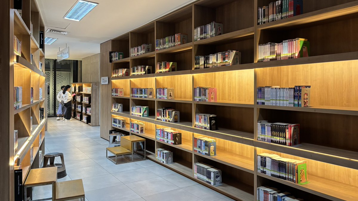 alunissace's tweet photo. perpustakaan jakarta, a privilege. https://t.co/13UchD1WJP