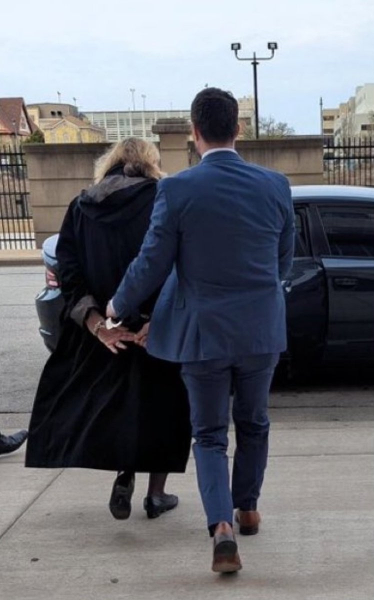 Shawn_Farash's tweet image. Good morning X!
I want more of THIS. If you broke the law, you should be arrested.