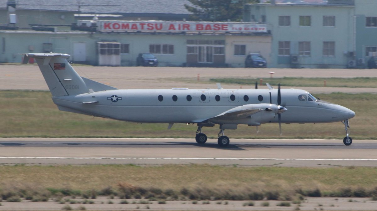 本日の小松
303SQのF-35Aと米軍のC-12J