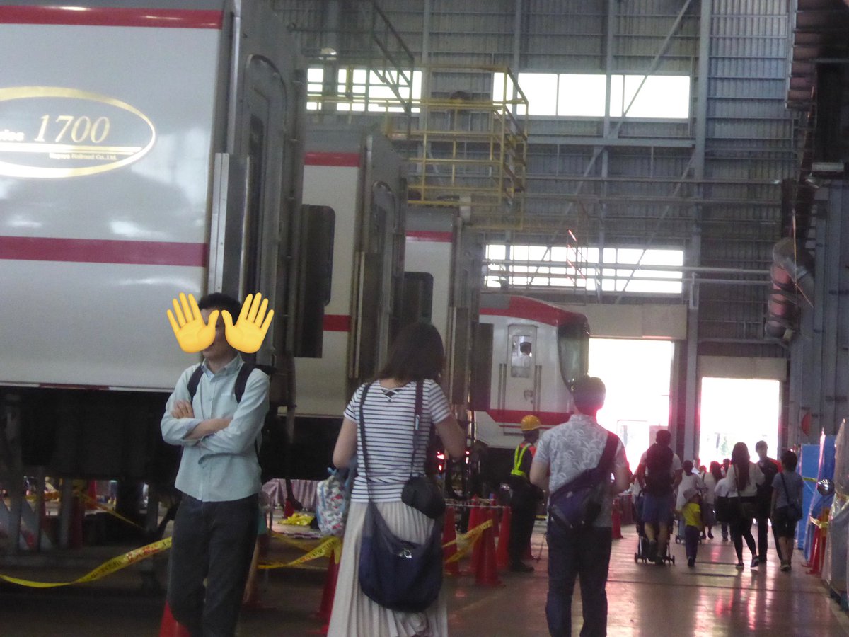 2017.05.20
今年の舞木検査場公開があったようなのでなんとなく過去の画像でも
当時は3121fや214f.1701f等が入場中でした。
3172fは当時の新車、隣にいるのは6004fの様です