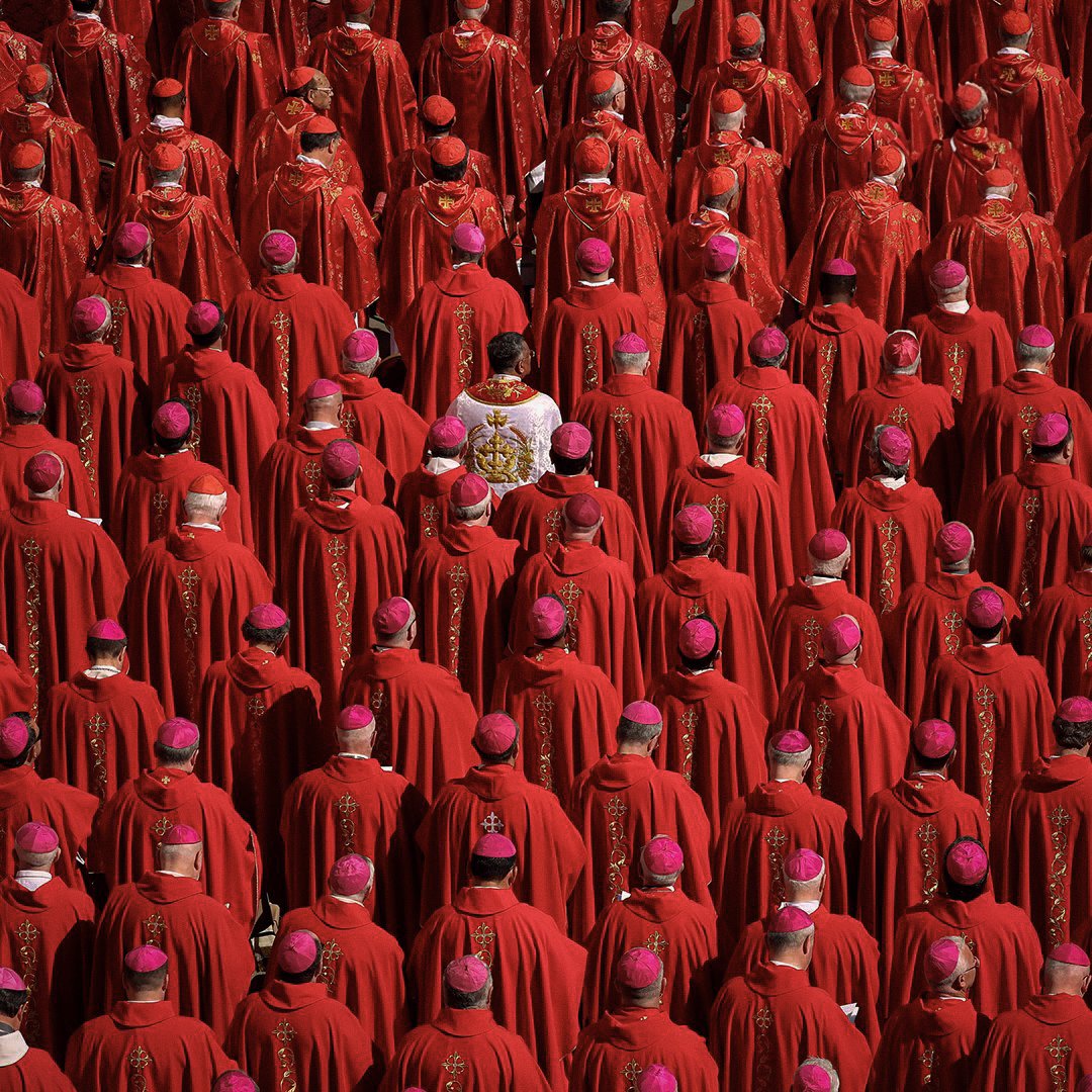 SkoOrp's tweet image. Imagina ser fotógrafo hoy en el Vaticano.