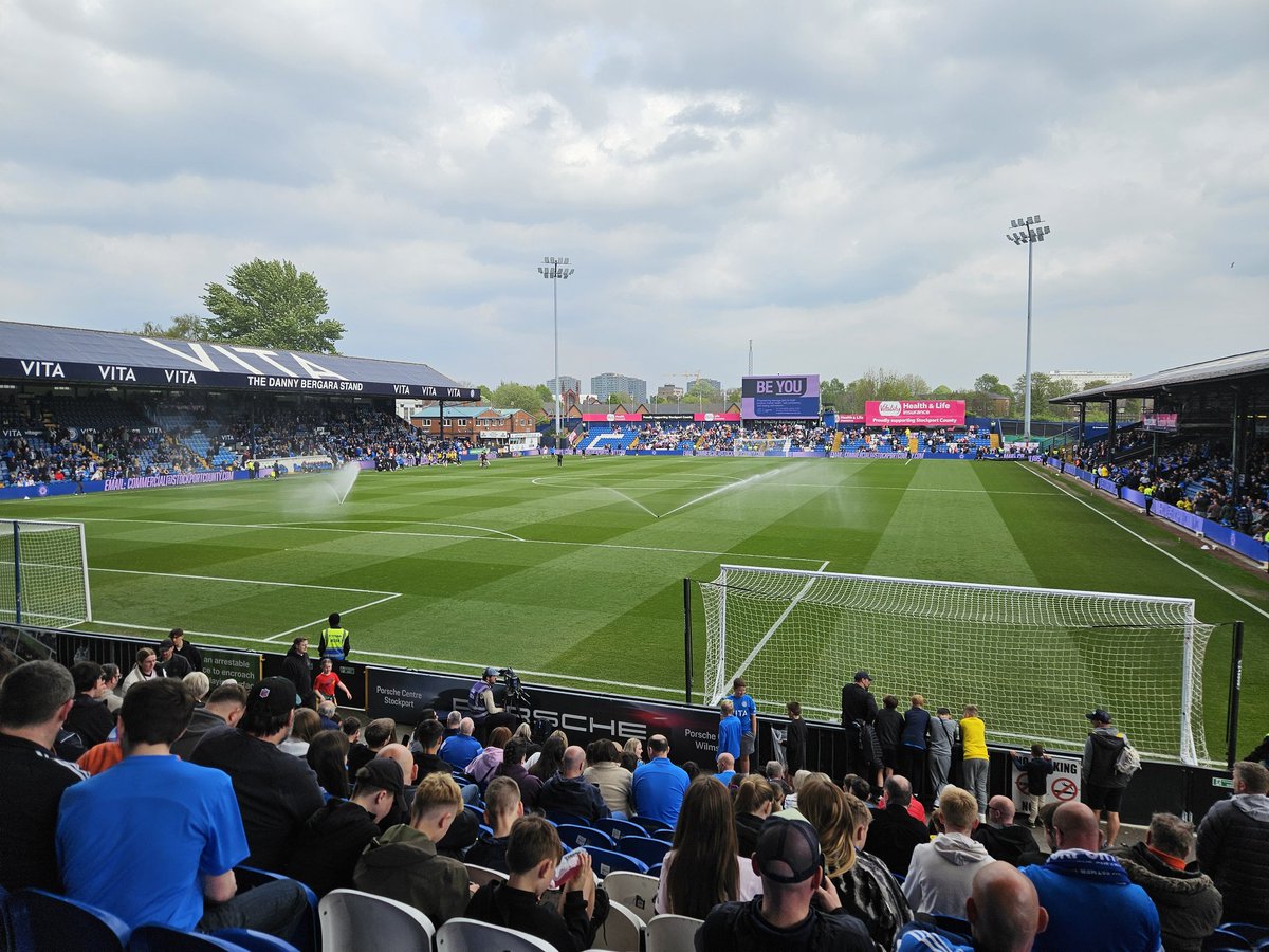 Something a bit different today. At my first ever <a href="/StockportCounty/">Stockport County</a> game. Cheers for inviting me <a href="/irowanman/">Rowan Ardill</a>