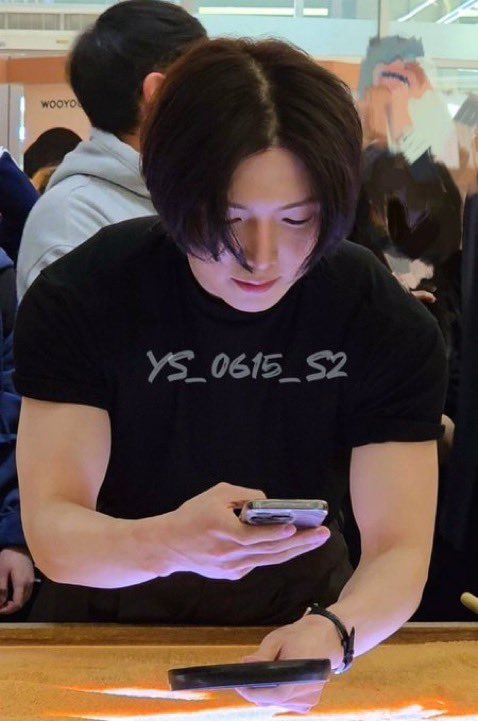 rosiejwy's tweet photo. I’m gonna need y’all to hear me out for a second…. https://t.co/fGINCHXVdj