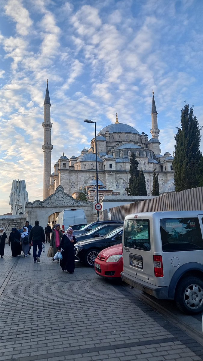 Masjid Sultan Fatih, Istanbul, Turkiye.