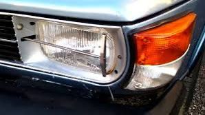 retrokatg's tweet image. It’s odd what you can feel nostalgic about…
Today it was car headlamp wipers.
They were very cool in the 80s and 90s.