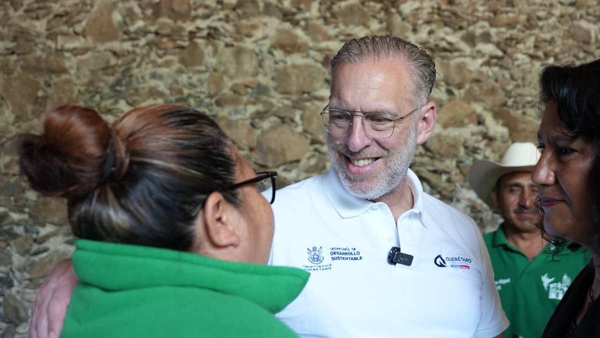 Siempre es un gusto visitar San Juan del Río. A través de la cercania y el trabajo en equipo, reafirmo mi compromiso de fortalecer Querétaro y crear más oportunidades para todos los que vivimos aquí. Muchas gracias a los delegados por recibirme para darles a conocer los programas