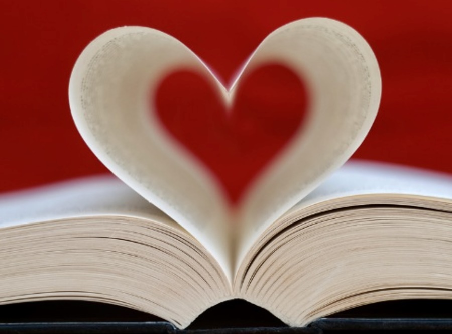Sparkswriter's tweet image. Hope you&apos;re turning those pages this weekend...read, read, read! #readyourway #booklovers #whattoread #fiction #RomanceReads #booksforeveryone lavertysparkswriting.com