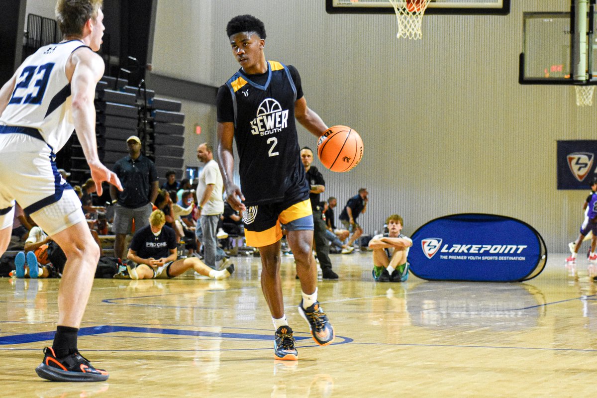 Sewer South 2026 PG Zyree Brown had the scoring performance of the day, going for 35 points against Pro One UAA. Wired to score, he does it from every level. Lightning quick with burst off the dribble and the ability to hit tough shots from the perimeter. He hit six threes in the