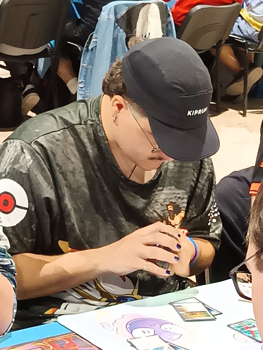 <a href="/SwonGaming/">Swón</a> Finaliza el primer día con uno de nuestros guanches pasando a day2. Tremendo torneo por parte de el gran <a href="/jorgedelhdez/">Jorge Delgado Hernández (GORGIE PRIME)➽➽EUIC</a>
🃏 <a href="/jorgedelhdez/">Jorge Delgado Hernández (GORGIE PRIME)➽➽EUIC</a> 6-0-2 in to Day2
🃏 <a href="/axallenx/">Alejandro 🇮🇨</a> 2-4-2
🃏 <a href="/Markoss_dlbz/">Markos (la cagada va en la taza)</a> 2-3-1
🃏 <a href="/IAmdyGarcia/">Andy ➡️ 🇬🇧 EUIC</a>  4-4-0

Felicidades Jorge, deseamos la mejor de las suertes en Day2