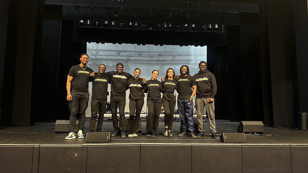 ANTRMOTOWNSHOW's tweet photo. Another sold out show in #Runcorn #anighttoremembermotownshow https://t.co/KGLhD6emtO