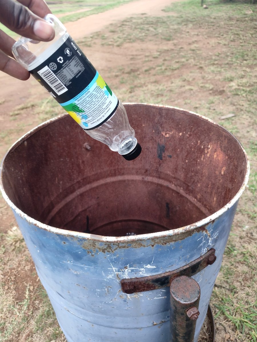 #DAY 2195  Let's be proud not to Litter 
it does not take much to make a difference let's #KeepBulawayoClean