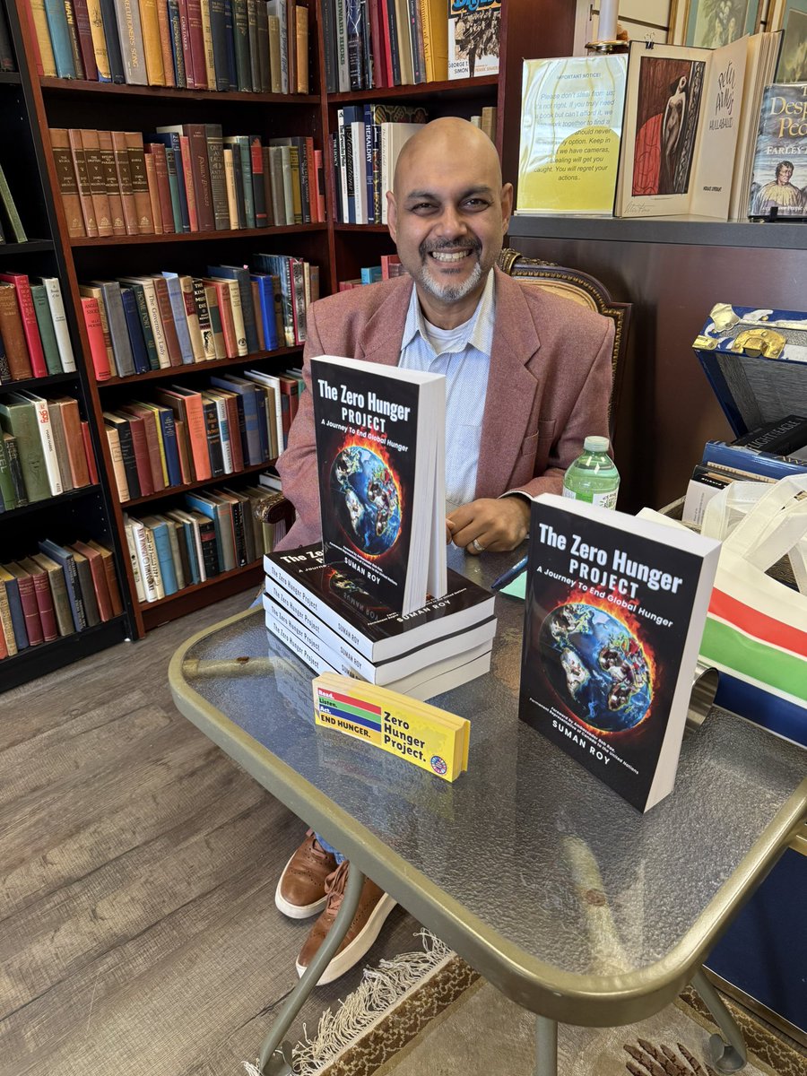 Chefsuman's tweet photo. Today is #IndependentBookstoreDay and I am celebrating at @UniqueBooksInc signing and chatting with our #scarborough readers about #ZeroHungerProject
If you are around, come by and see me (Kennedy, just north of Lawrence)
#IndependentBookstoreDay2025 #independentbookstore https://t.co/0b1FlJPr7B