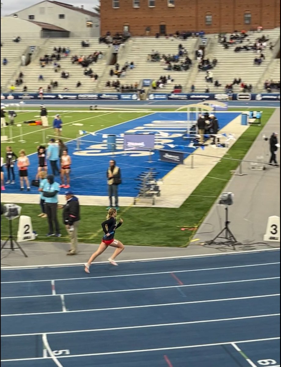 BrooklynShoen's tweet photo. Drake relays, mixed 4x4, 3rd place https://t.co/ockxpYZzS2