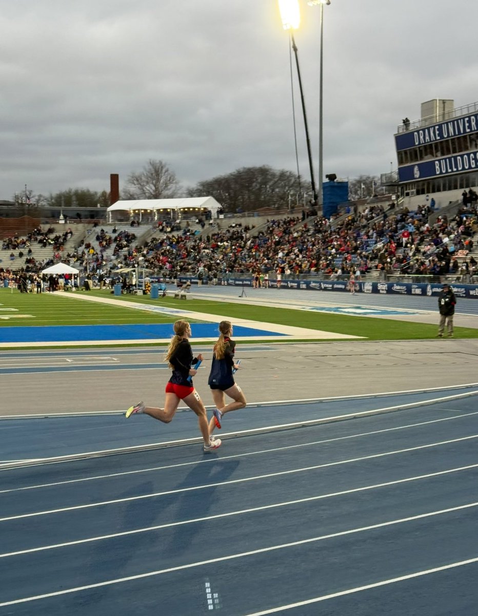 BrooklynShoen's tweet photo. Drake relays, mixed 4x4, 3rd place https://t.co/ockxpYZzS2