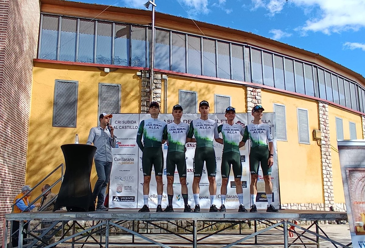 #SubidaCastilloCuellar Tres Caja Rural-Alea en el top 10 de esta rapidísima crono en Cuéllar. Xabier Zabala (3º), Iker Villar (4º) y Alberto Fernández (7º).

#SúmateAlVerde 💚